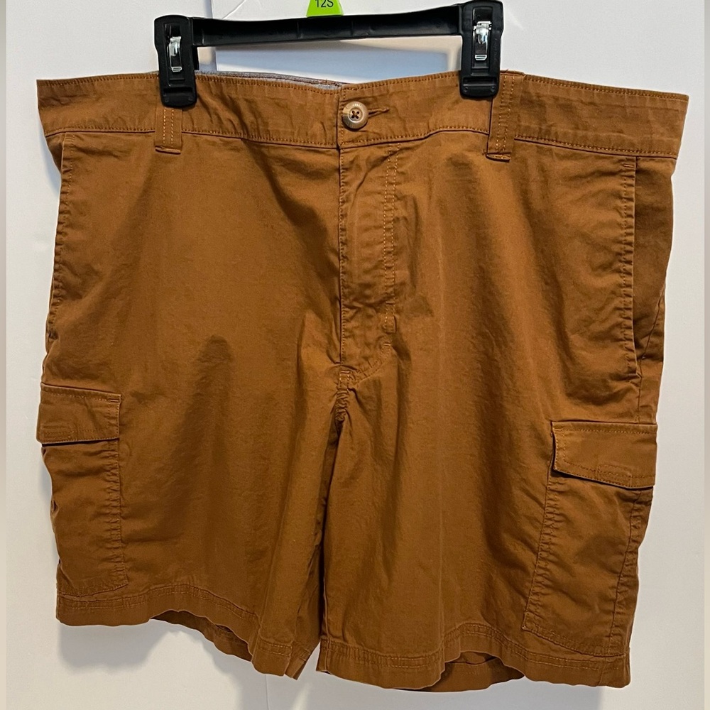 Columbia Men's Regular Fit Brown Walnut Trail Cargo Shorts Size 38W. 8L